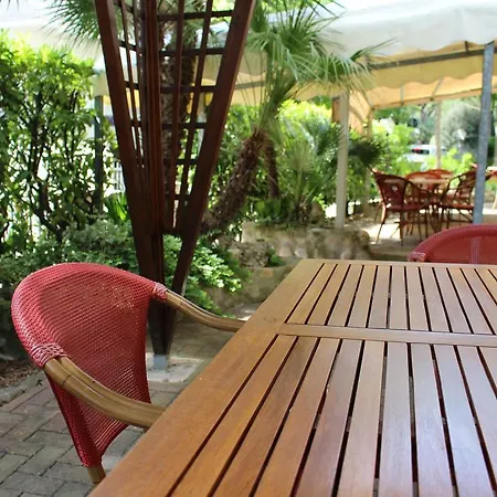 Ξενοδοχείο Corallo 3*